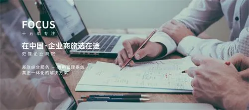 ��;����